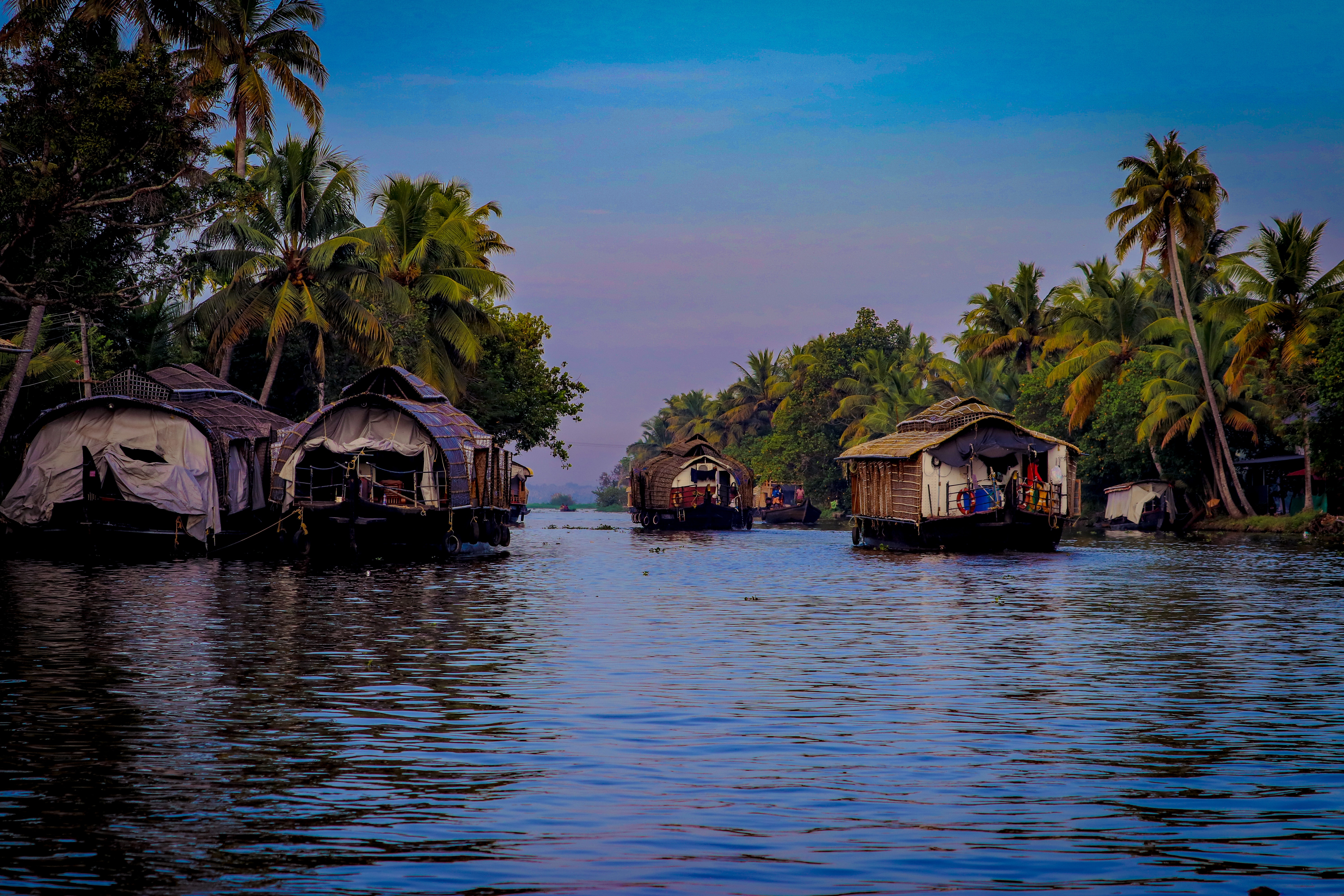 Houseboats-in-alleppey-kerala